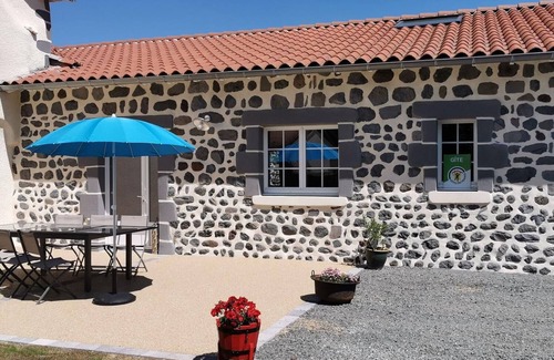 Arlempdes Maison | Gîte Les Perles Vertes