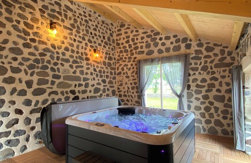 Arlempdes Maison | Gîte Les Perles Vertes