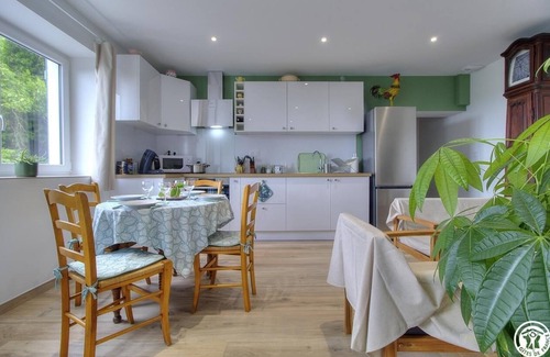 Plaine de l'Ain Maison | Gîte les volets bleus - MONTAGNIEU