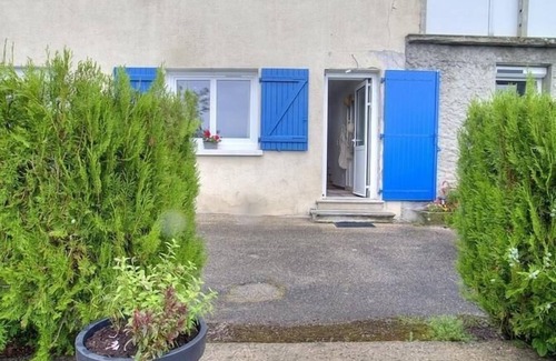 Plaine de l'Ain Maison | Gîte les volets bleus - MONTAGNIEU