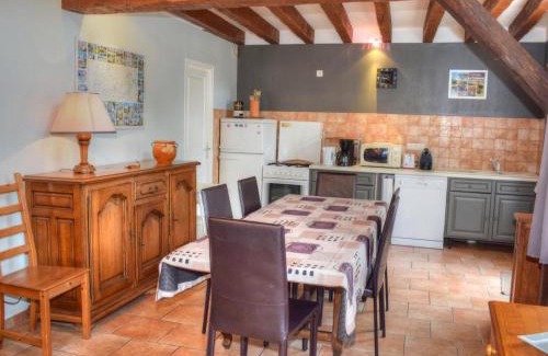 Montresor Maison | Gîte lumineux à Montrésor avec jardin privatif et équipements complets, proche du Zooparc de Beauval - FR-1-381-72