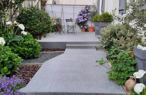 Cravant-les-Coteaux Maison | Gîte Moderne 10 Pers. en Touraine avec Jardin, WiFi, Près de la Vienne et Vignobles de Chinon - FR-1-381-395