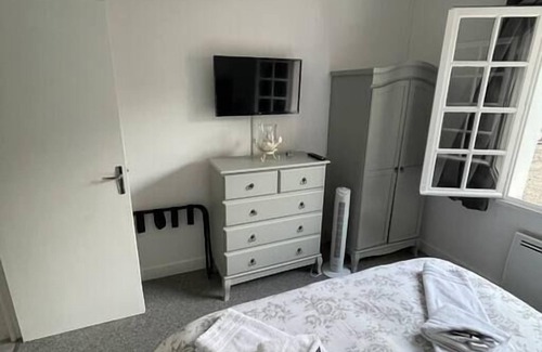 Saint-Martial-d'Albarede Appartement | Gîte Moderne de Deux Chambres