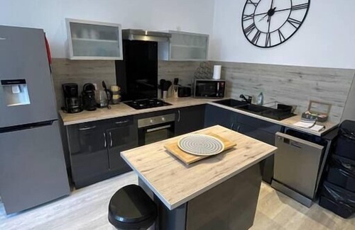 Saint-Martial-d'Albarede Appartement | Gîte Moderne de Deux Chambres
