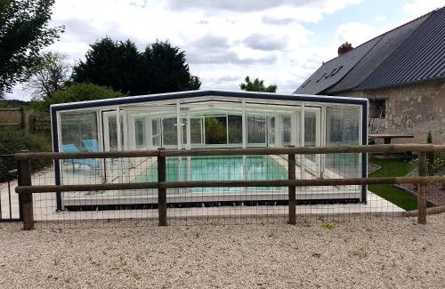 Noyant-Villages Maison | Gîte Mustang avec accès piscine