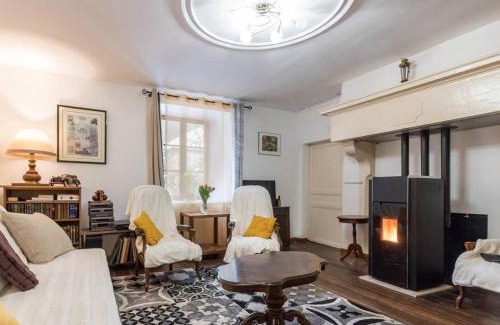 Montigny-les-Cherlieu Maison | Gîte paisible près des forêts - FR-1-583-504
