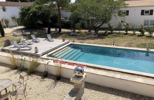 Sainte Gemme Maison | Gîte Platane - 3* - Grande capacité - 5 chambres - 12 pers - Piscine.