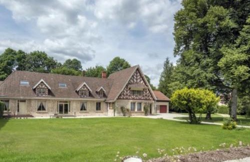 Thillombois Maison | Gîte pour 12 face au château de Thillombois avec jardin, cheminée et équipements PMR - FR-1-585-38
