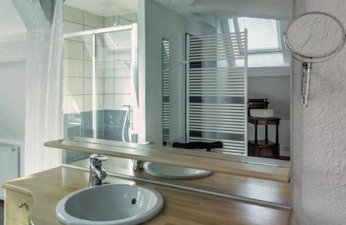 Thillombois Maison | Gîte pour 12 face au château de Thillombois avec jardin, cheminée et équipements PMR - FR-1-585-38
