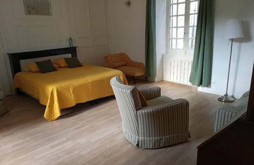 Chatelus-Malvaleix Maison | Gîte privatif, proche nature et plan d'eau