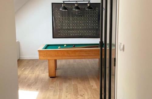 Courcay Maison | Gîte rénové avec billard, baby-foot, jardin clos, recharge VE, proche châteaux de la Loire - FR-1-381-575