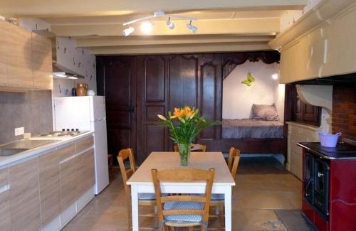 Chaumont-la-Ville Maison | Gîte rénové avec charme, garage et vélos à disposition - FR-1-611-36