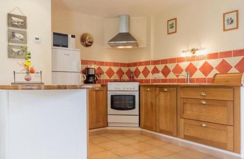 Les Touches Maison | Gîte rénové avec jardin et terrasse sur exploitation agricole, proche étang et lac, parfait familles - FR-1-306-1165