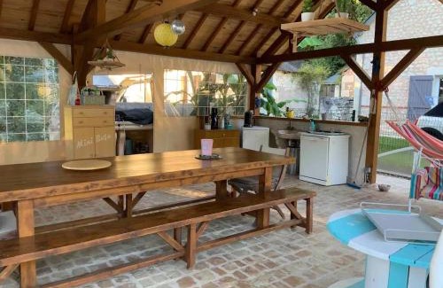 Faverolles Maison | Gîte rénové avec piscine chauffée près de Beauval, 10 pers., terrain de sport et nature. - FR-1-591-568