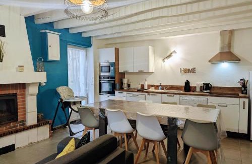 Faverolles Maison | Gîte rénové avec piscine chauffée près de Beauval, 10 pers., terrain de sport et nature. - FR-1-591-568