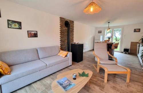 La Versanne Maison | Gîte rénové avec Wi-Fi, jardin et animaux acceptés à La Versanne - FR-1-496-369