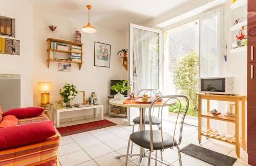 Saint-Omer-de-Blain Maison | Gîte rénové calme avec jardin fleuri, à proximité du canal de Nantes à Brest et de la forêt du Gâvre - FR-1-306-1007