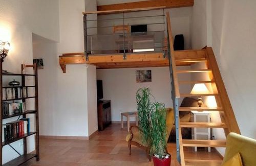 Saint-Etienne-Lardeyrol Maison | Gîte rénové au calme avec Parking privé et Wifi gratuit à Saint-Étienne-Lardeyrol - FR-1-582-332
