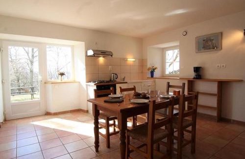 Saint-Etienne-Lardeyrol Maison | Gîte rénové au calme avec Parking privé et Wifi gratuit à Saint-Étienne-Lardeyrol - FR-1-582-332