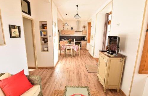 Sable-sur-Sarthe Maison | Gîte restauré 6 pers. au bord de la rivière, proche centre, parking et wifi - FR-1-410-380