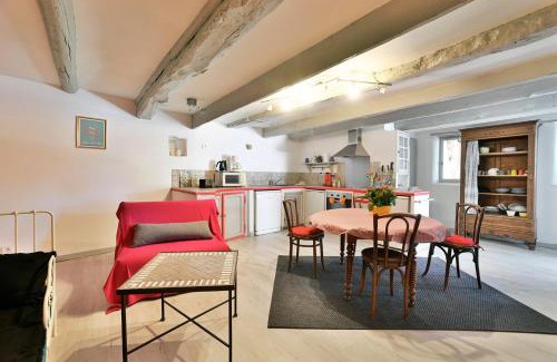 Lussan Appartement | Gîte Romy - Gîte avec piscine partagée