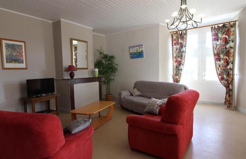 Roquebrune Maison | Gîte Roquebrune, 5 pièces, 8 personnes - FR-1-440-205