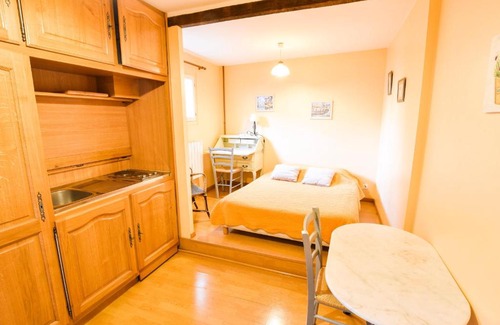 Sable-sur-Sarthe Maison | Gîte Sablé-sur-Sarthe, 1 pièce, 2 personnes - FR-1-410-351