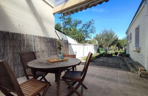 Chateauroux Maison | Gîte Saint-Denis - proche centre ville - jardin