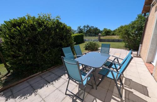 Fretigney-et-Velloreille Maison | Gîte spacieux à Fretigney avec jardin et billard, idéal pour 8 pers. - FR-1-583-507