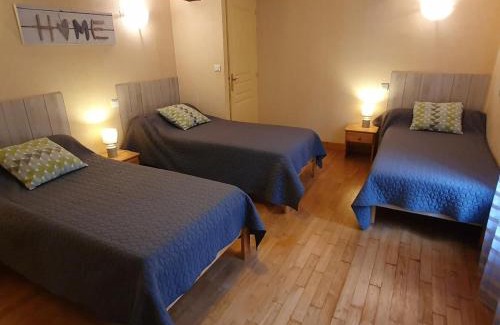 Saint-Paul-de-Vezelin Maison | Gîte spacieux avec cheminée et WiFi - Animaux admis - FR-1-496-87