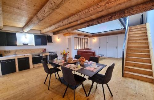 Sauvain Maison | Gîte spacieux à Sauvain avec garage et vues historiques - FR-1-496-353
