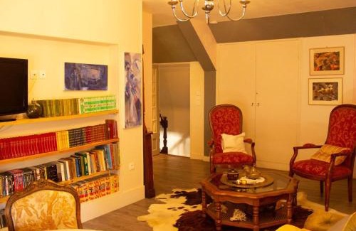 Tavers Maison | Gîte spacieux au cœur du Val de Loire, entre Orléans et Blois, avec jardin, cour fermée et BBQ ! - FR-1-590-106