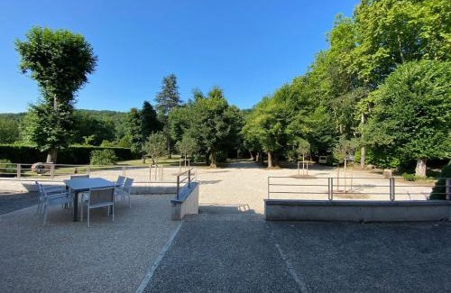 Feneyrols Maison | Gîte spacieux et confortable à Feneyrols proche de l'Aveyron - FR-1-605-48