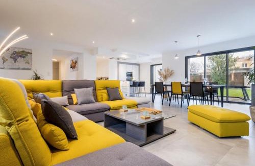 La Haie-Fouassiere Maison | Gîte spacieux avec jardin, spa, babyfoot et parking privé - FR-1-306-1292
