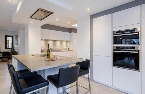 La Haie-Fouassiere Maison | Gîte spacieux avec jardin, spa, babyfoot et parking privé - FR-1-306-1292