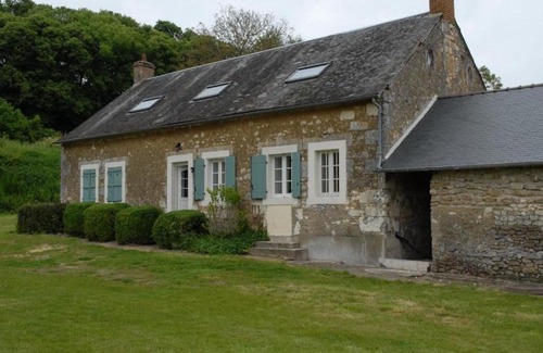 Pontvallain Maison | Gîte spacieux rénové en 1850 avec grand jardin, terrasse, jeux pour enfants et équipements modernes ! - FR-1-410-172