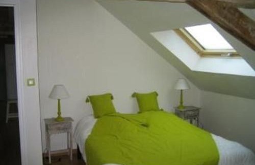Pontvallain Maison | Gîte spacieux rénové en 1850 avec grand jardin, terrasse, jeux pour enfants et équipements modernes ! - FR-1-410-172