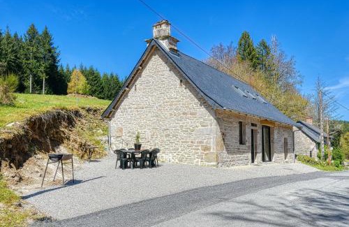 Peret-Bel-Air Maison | Gîte Theillac - Maison au calme avec beau jardin