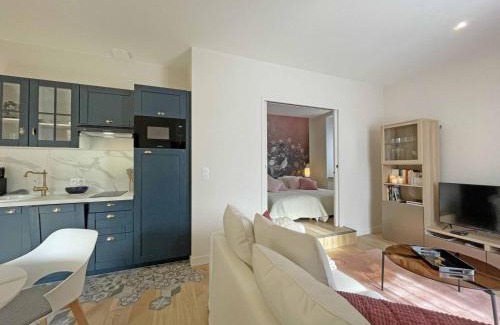 La Chapelle d'Audaine Maison | Gîte tout confort avec piscine chauffée, jardin et terrasse, idéal pour curistes et randonneurs - FR-1-497-199