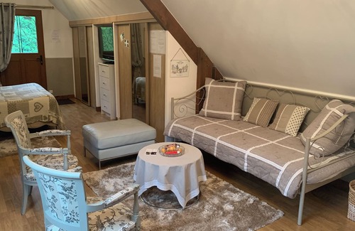 Yquebeuf Maison | Gîte Tout Confort Avec Beau Jardin et SPA Situé à Yquebeuf 20 Minutes de Rouen
