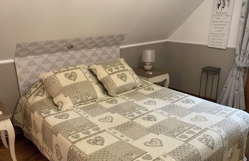 Yquebeuf Maison | Gîte Tout Confort Avec Beau Jardin et SPA Situé à Yquebeuf 20 Minutes de Rouen
