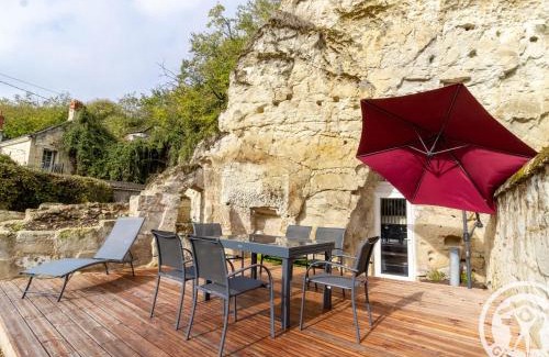 Les Ulmes Maison | Gîte troglodyte unique avec jacuzzi, billard et jardin, près de Doué La Fontaine et Saumur - FR-1-622-69