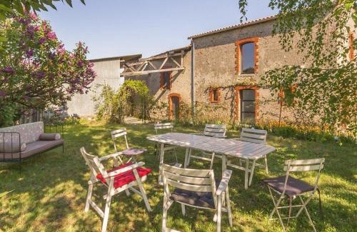 Monnieres Maison | Gîte typique au cœur de Monnières, proche Sèvre, jardin privatif, Wifi, idéal pour pêche et rando - FR-1-306-985
