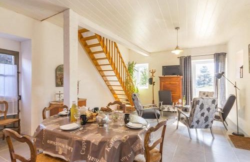 Monnieres Maison | Gîte typique au cœur de Monnières, proche Sèvre, jardin privatif, Wifi, idéal pour pêche et rando - FR-1-306-985