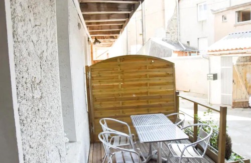 Talensac-Pont Morand Appartement | Gîte urbain ancienne écurie au centre ville et PARKING