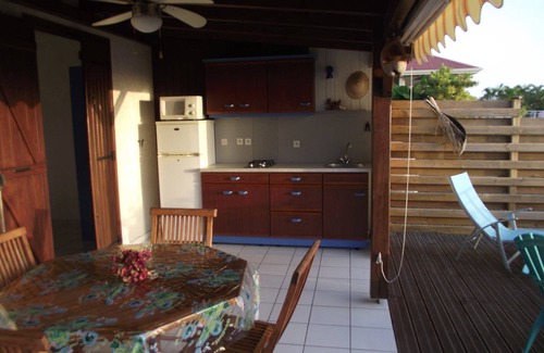 Bouillante Cottage | Gîtes AKANSYEL vue mer (Bleu)