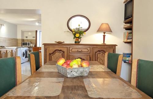 Vauvillers Maison | Gîtes chaleureux près de Luxeuil, jardin commun - FR-1-583-472