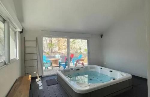 Faverolles Maison | Gîtes de charme avec jacuzzi, piscine chauffée, et activités familiales près du Zoo de Beauval et des Châteaux - FR-1-591-566