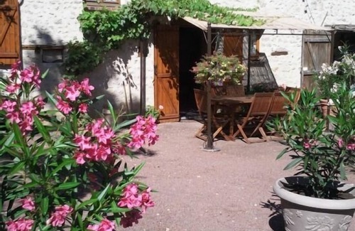 Poligny Cottage | Gîte Gîtes de la Fontaine Gargot pour 7 personnes