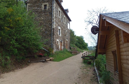 Sainte-Eulalie-d'Olt Maison | gîtes des louzets pleine nature maison traditionelle Aveyronnaise en pierre